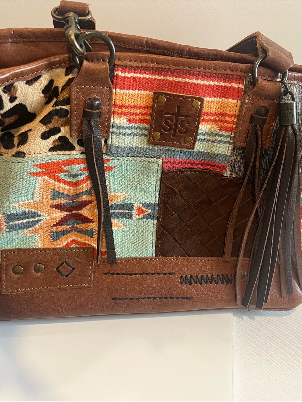 STS Ranchwear Chaynee Mountain (??) Multi-Material Patch Shoulder Bag - Picture 3 of 16